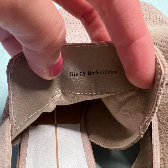 Dolce Vita Tan‎ Suede Booties CC - Picture 8 of 9